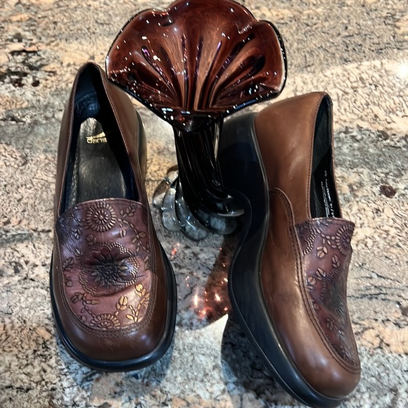 Dansko Shoes - Dansko Shoes